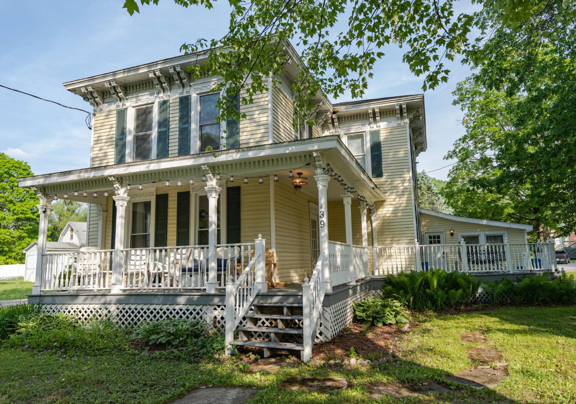 The Kelly House - 4 Bedroom Historic Lodge - Downtown Ellicottville Εξωτερικό φωτογραφία